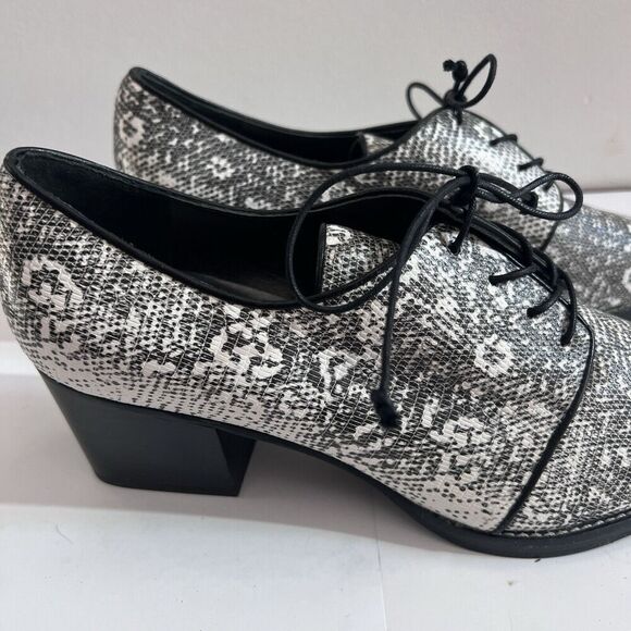 STUART WEITZMAN Animal Print Pointed Toe Chunky Heel Oxford 9.5M Shoes Lace Up - Picture 5 of 16